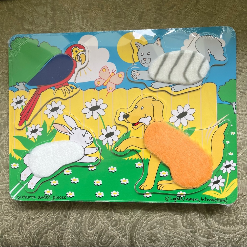 NWT Melissa and Doug Wooden Vintage “Pets Friends” Fuzzy Puzzle